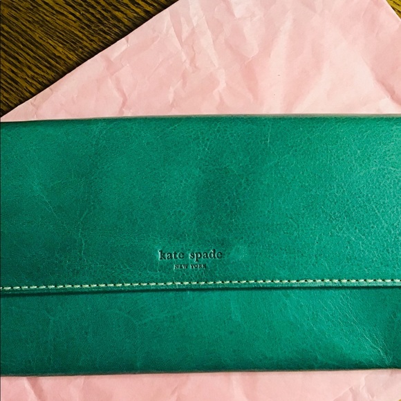Gorgeous Kate Spade Wallet - Picture 6 of 6